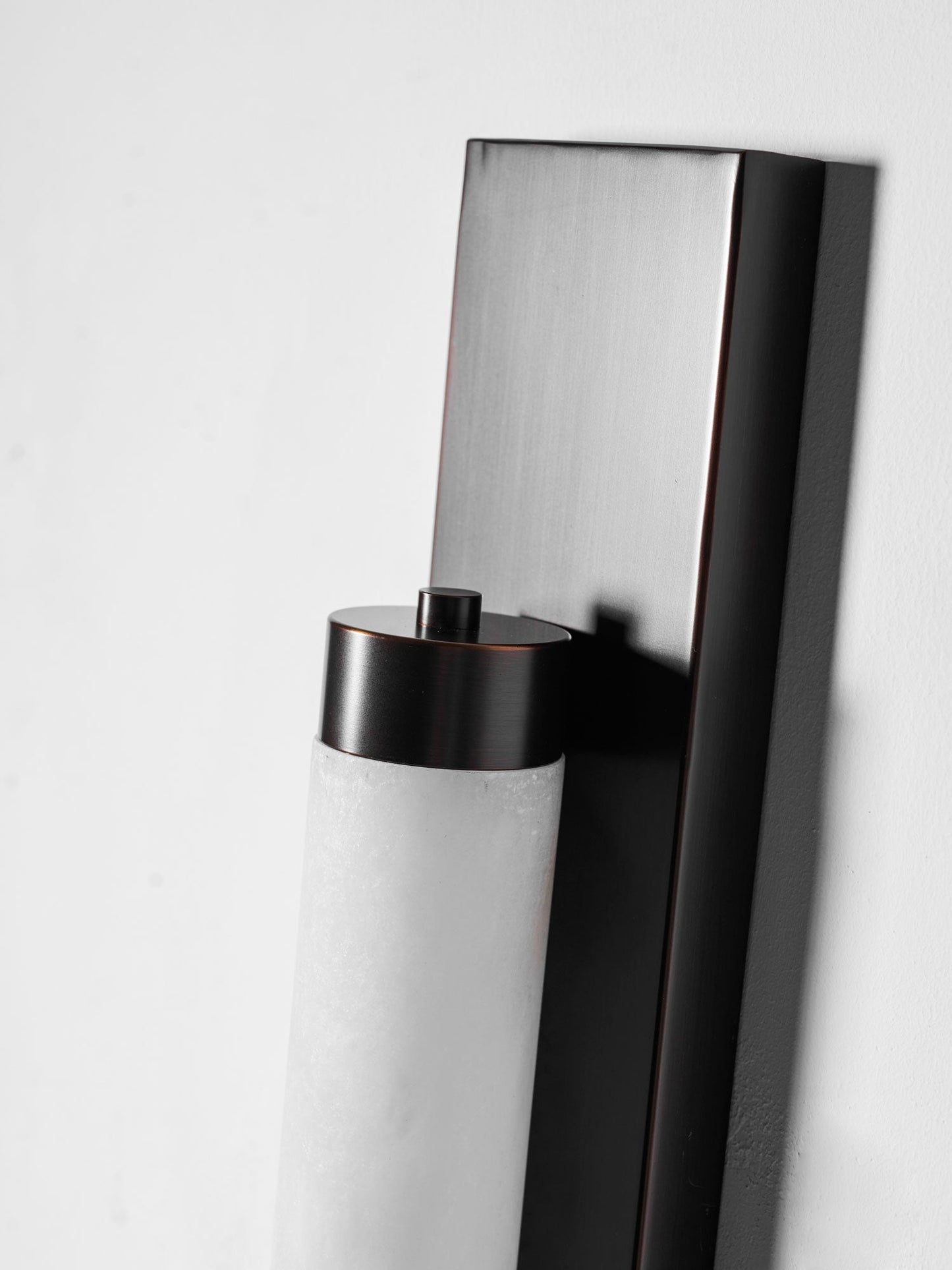 Columnar Alabaster Sconce - Elegant Wall Light with Warm Glow & Durabl