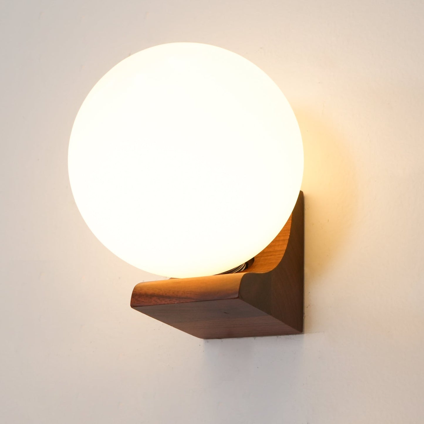 Evelyn Orb Wall Lamp - Adjustable Brightness & Modern Design