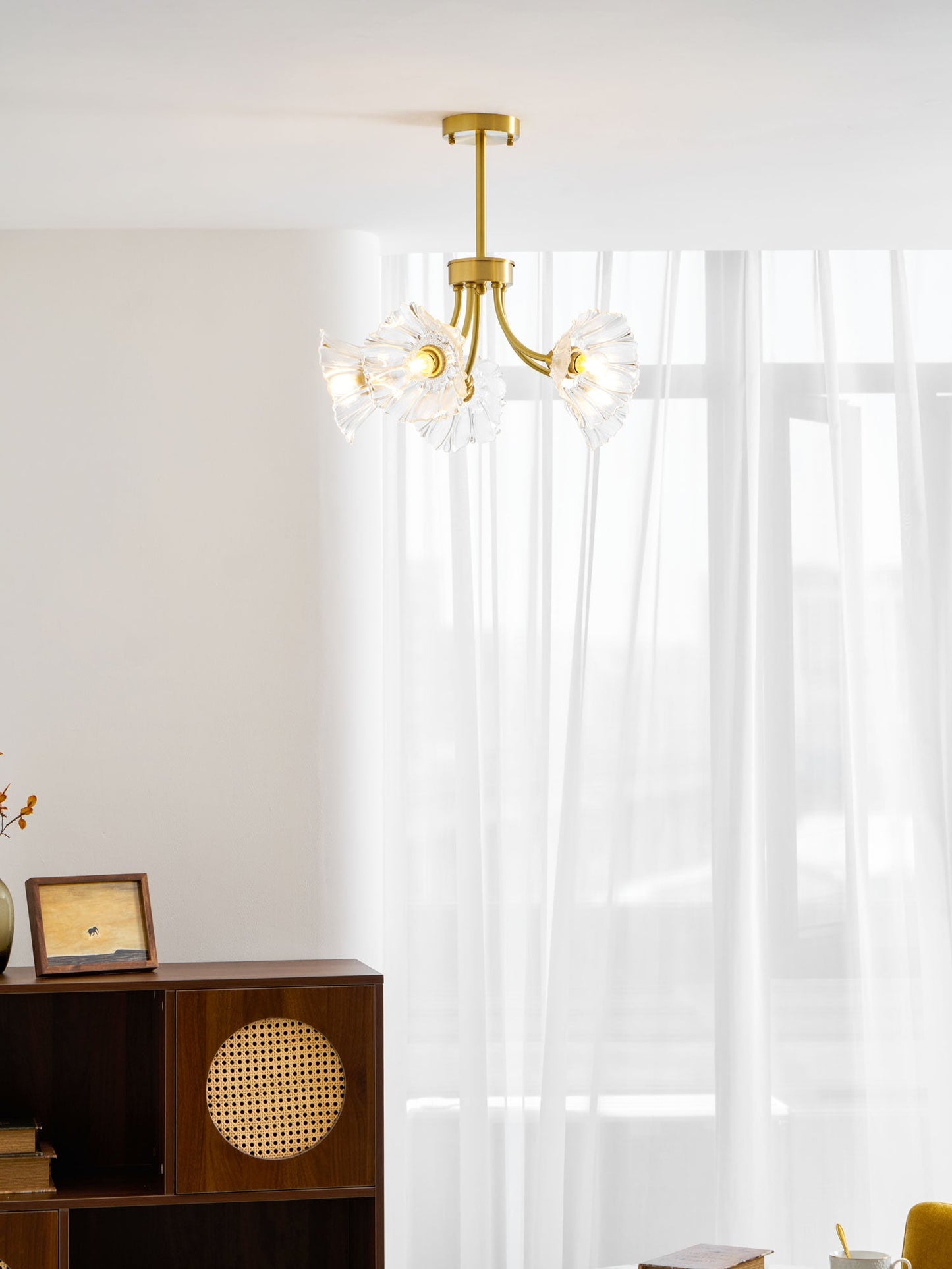 Kalin Flower Glass Chandelier - Elegant Design, Adjustable Height