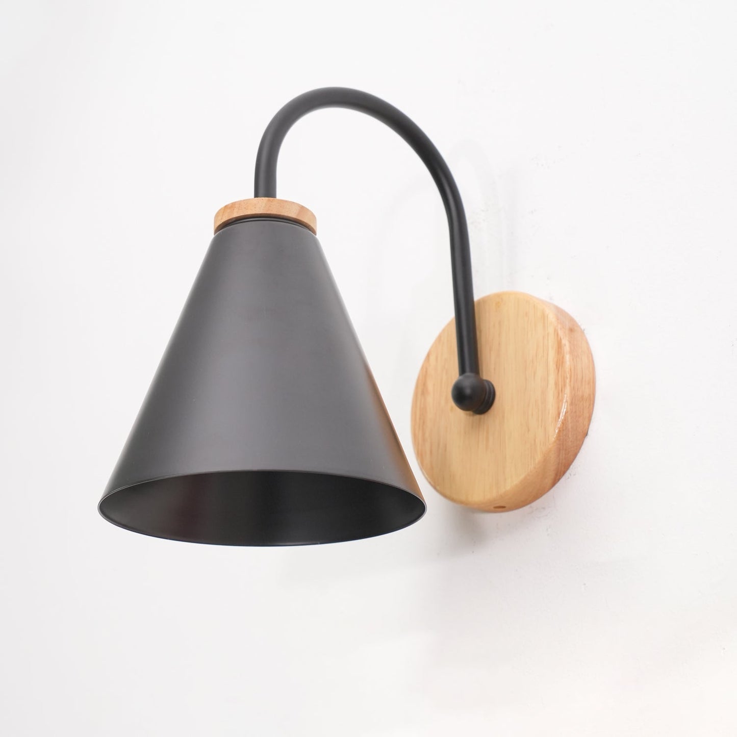 Kona Nordic Wall Lamp - Adjustable Brightness & Energy-Efficient LED
