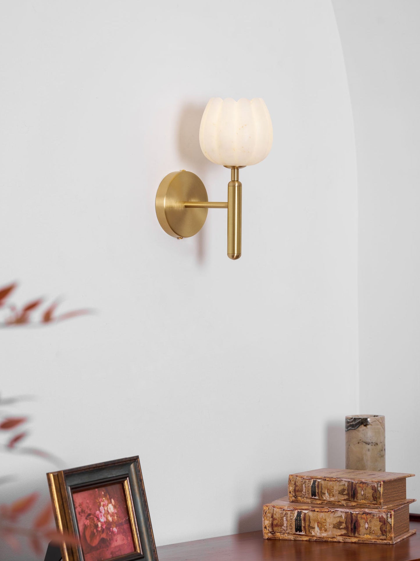Mian Alabaster Wall Lamp - Elegant Design with Soft Glow & Easy Instal