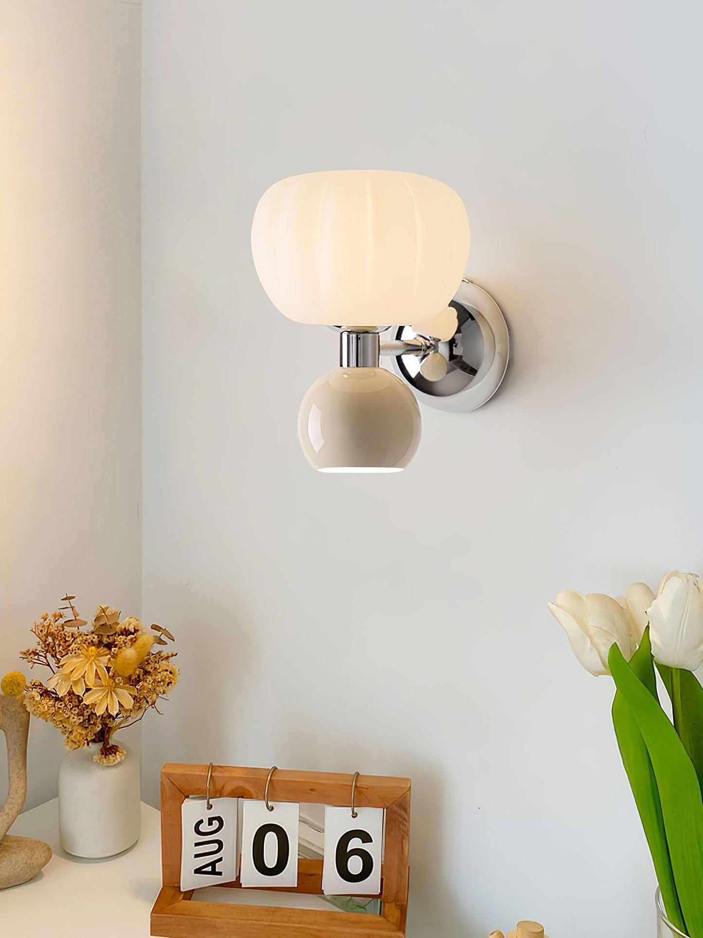 Moderno Cream Wall Sconce - Adjustable Light Direction, Energy Efficie
