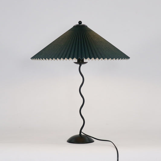 Modern Squiggle Table Lamp with Adjustable Brightness and USB Charging