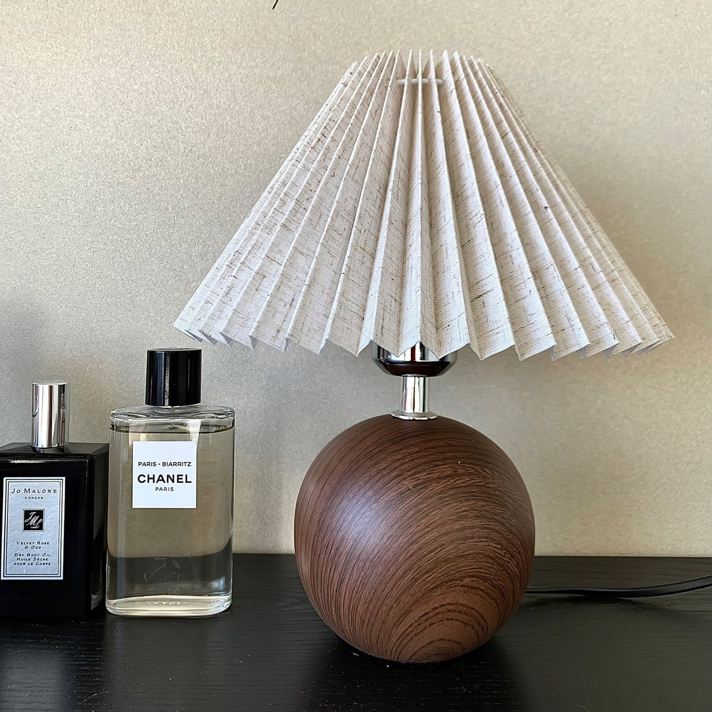 Elegant Wooden Pleated Table Lamp with Adjustable Brightness and Moder