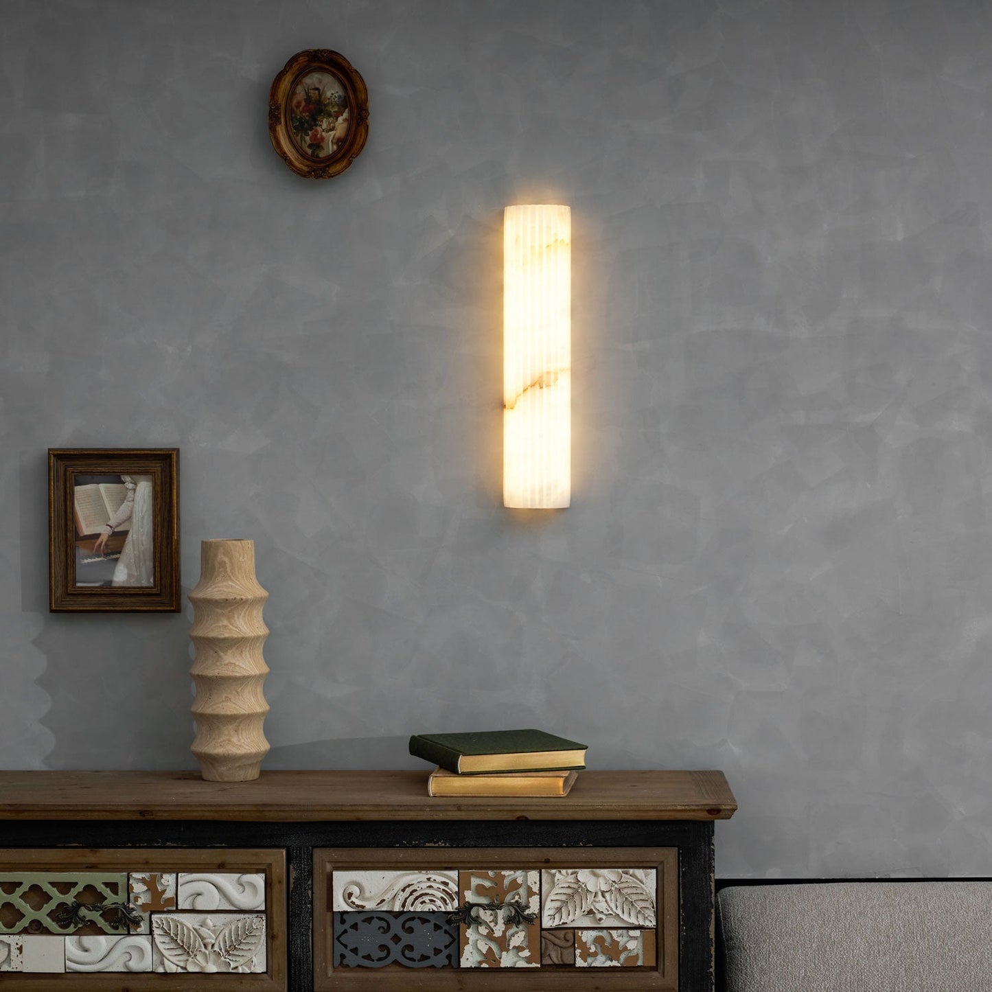 Alabaster Wall Light - Elegant Design, Adjustable Brightness