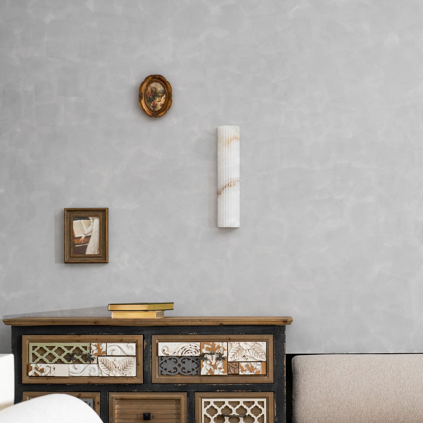 Alabaster Wall Light - Elegant Design, Adjustable Brightness