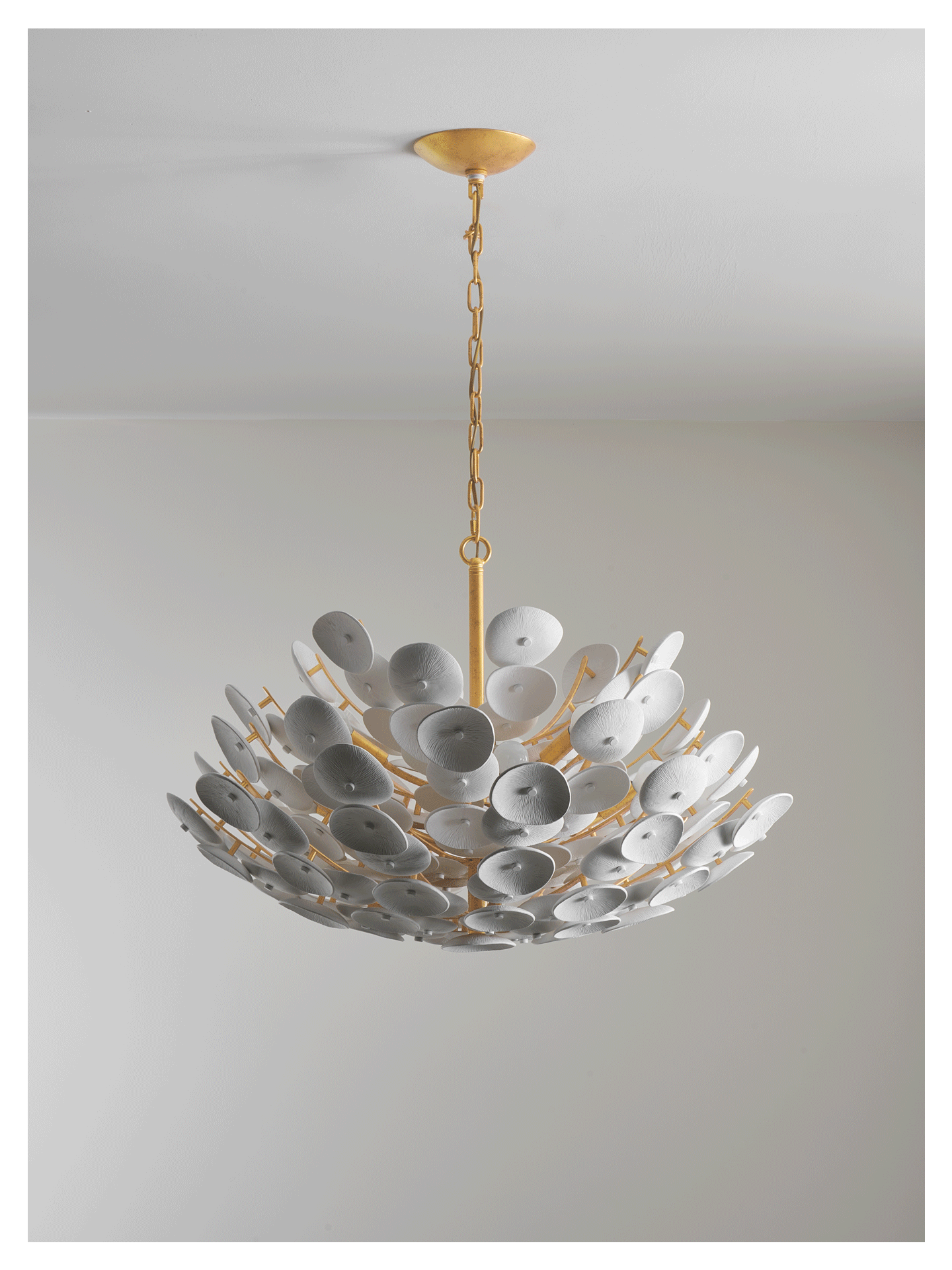 Coconut Disc Chandelier - Eco-Friendly Design with Adjustable Height