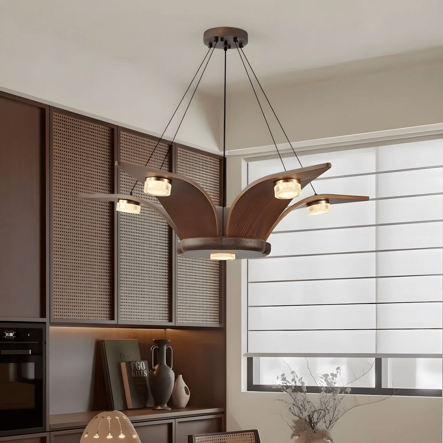 Elegant Flugi Chandelier - Modern Design with Adjustable Brightness