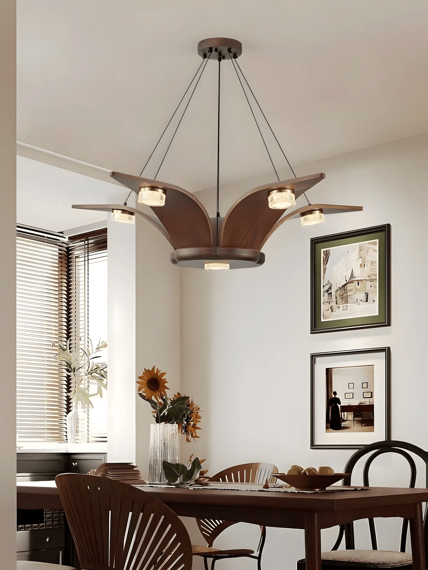 Elegant Flugi Chandelier - Modern Design with Adjustable Brightness