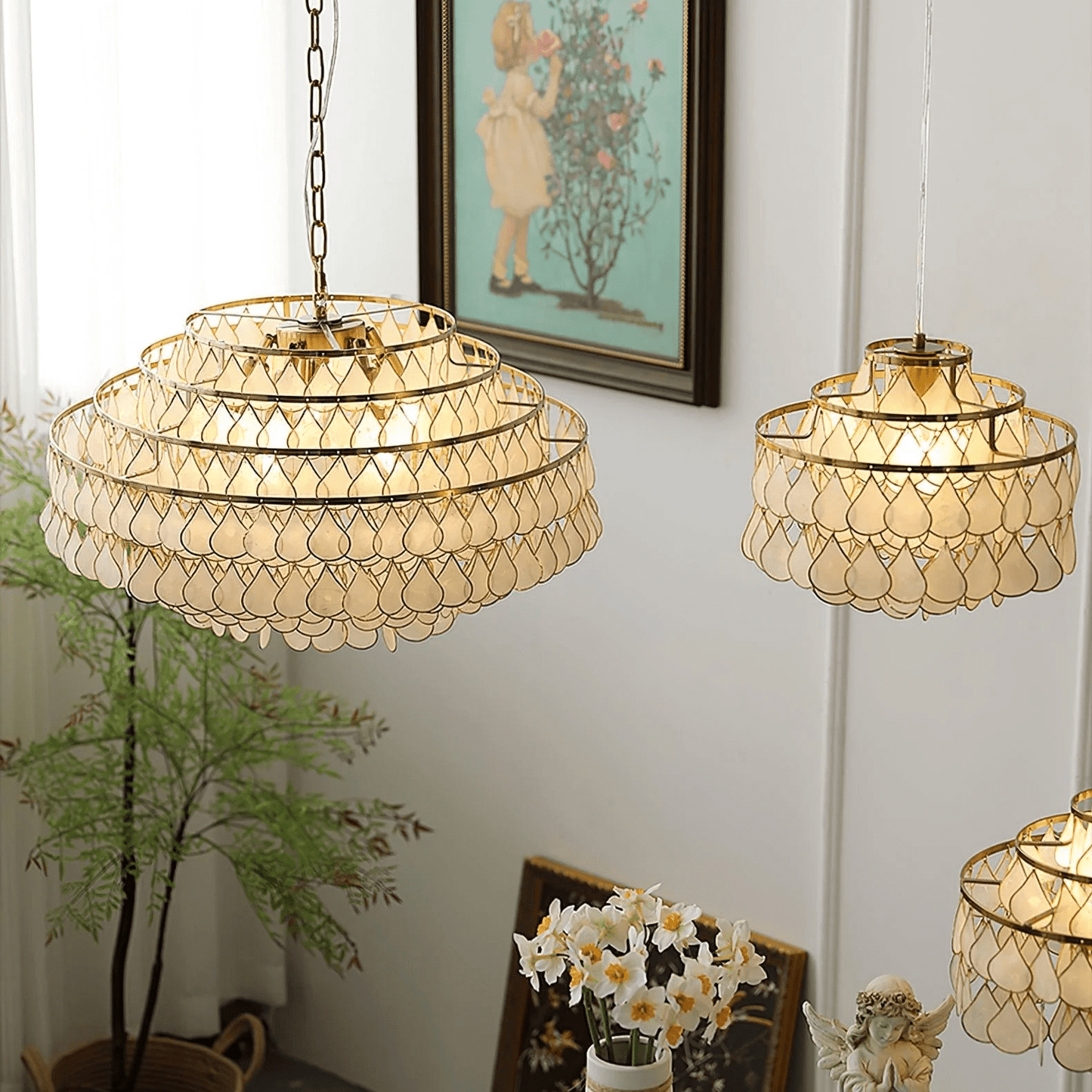 Elegant Teardrop Shell Chandelier - Dimmable, Adjustable Height