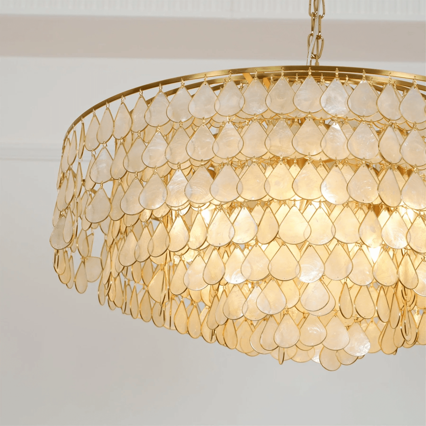 Elegant Teardrop Shell Chandelier - Dimmable, Adjustable Height
