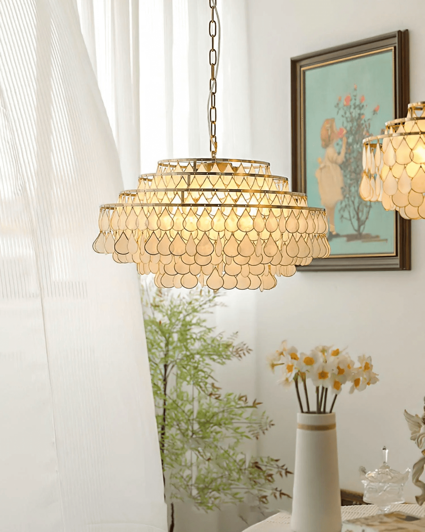 Elegant Teardrop Shell Chandelier - Dimmable, Adjustable Height