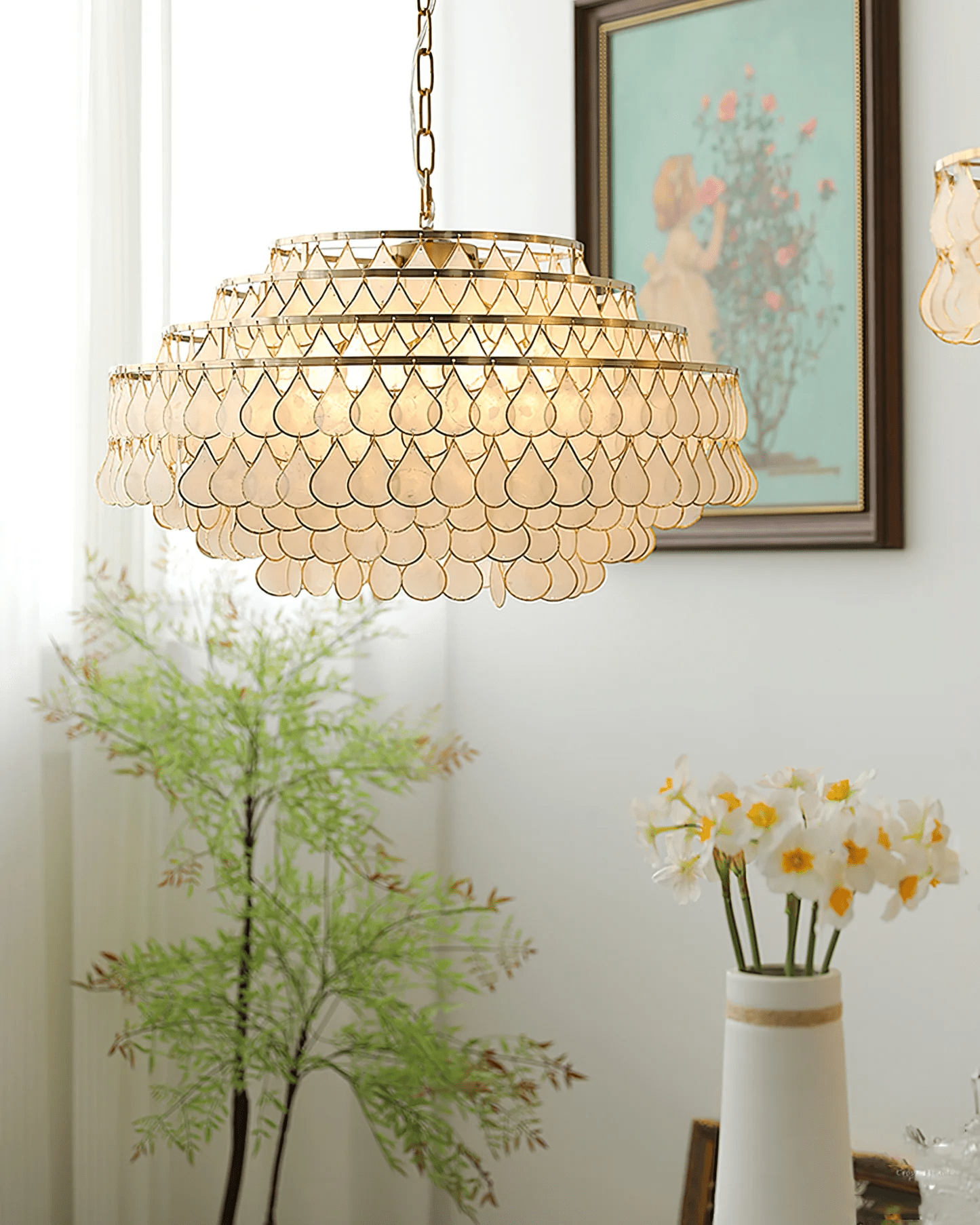 Elegant Teardrop Shell Chandelier - Dimmable, Adjustable Height
