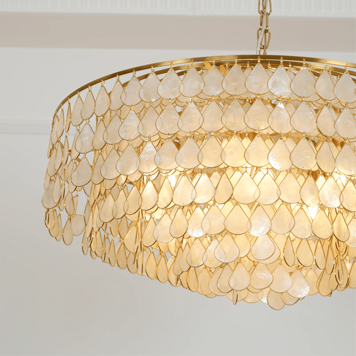 Elegant Teardrop Shell Chandelier - Dimmable, Adjustable Height