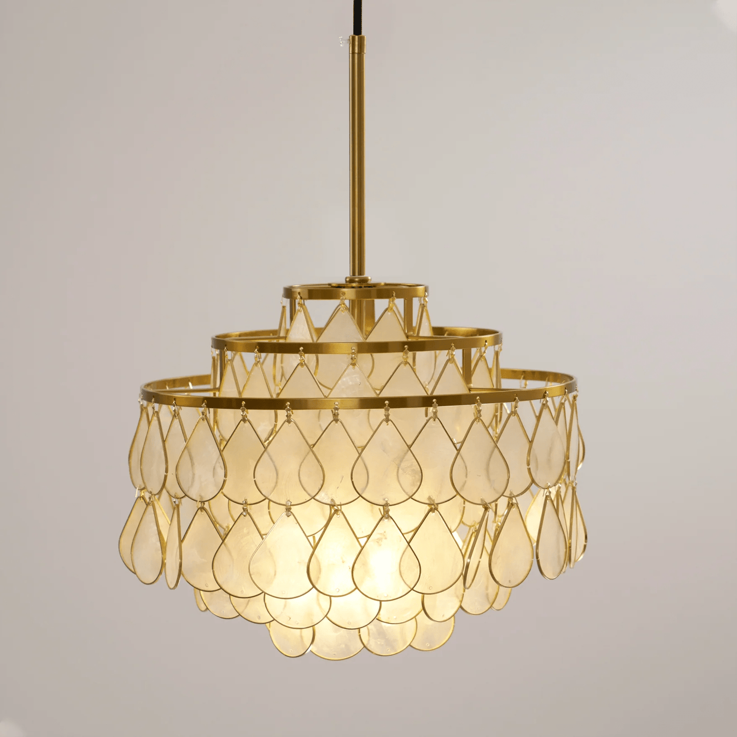 Elegant Teardrop Shell Chandelier - Dimmable, Adjustable Height