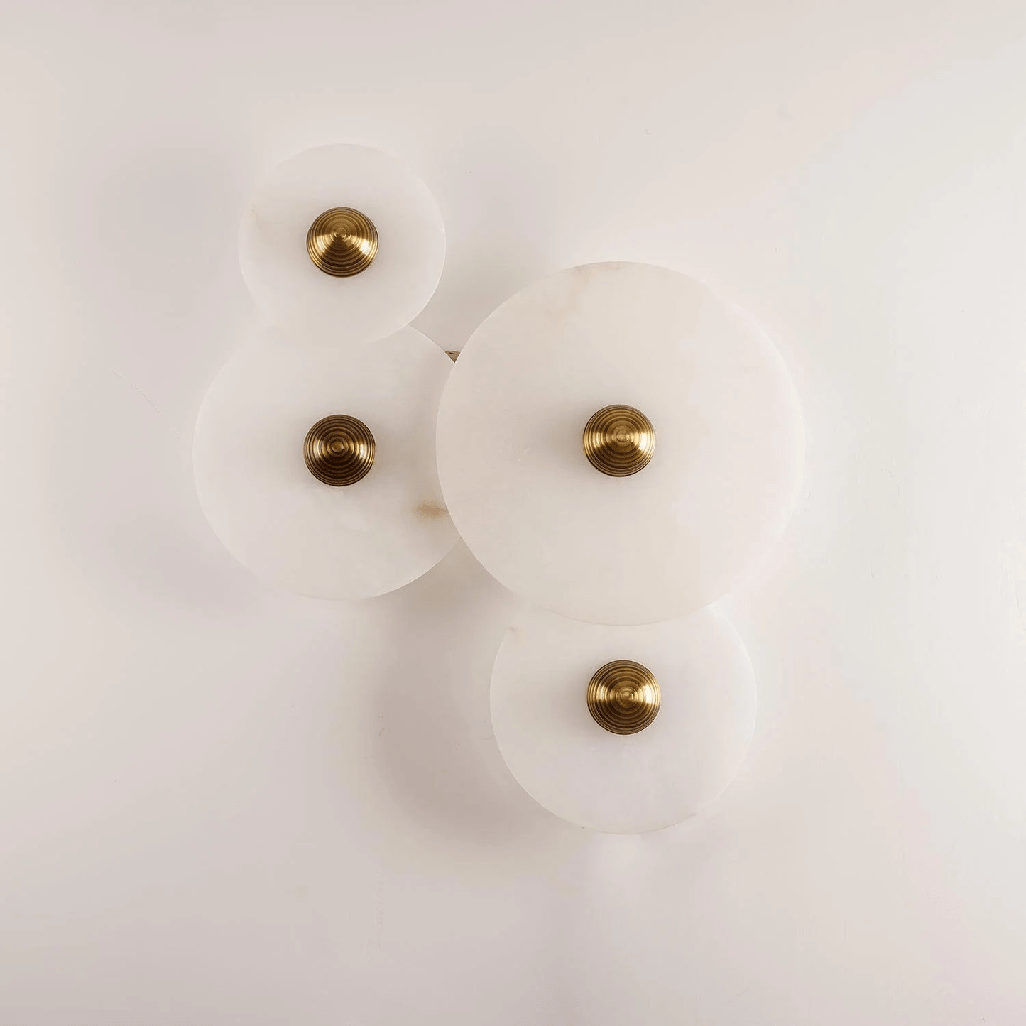 Nayra Alabaster Wall Lamp - Elegant Design with Adjustable Light Direc