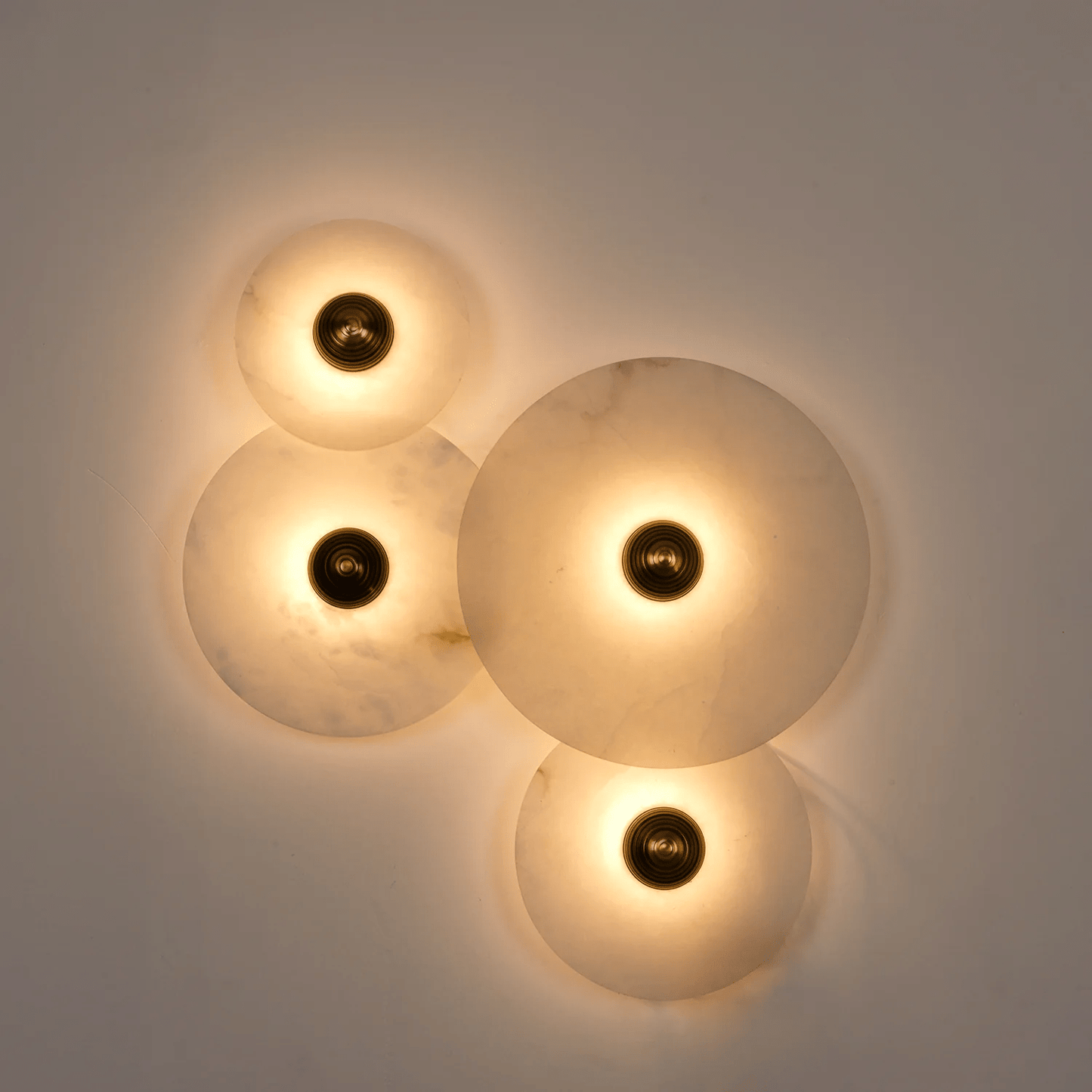 Nayra Alabaster Wall Lamp - Elegant Design with Adjustable Light Direc