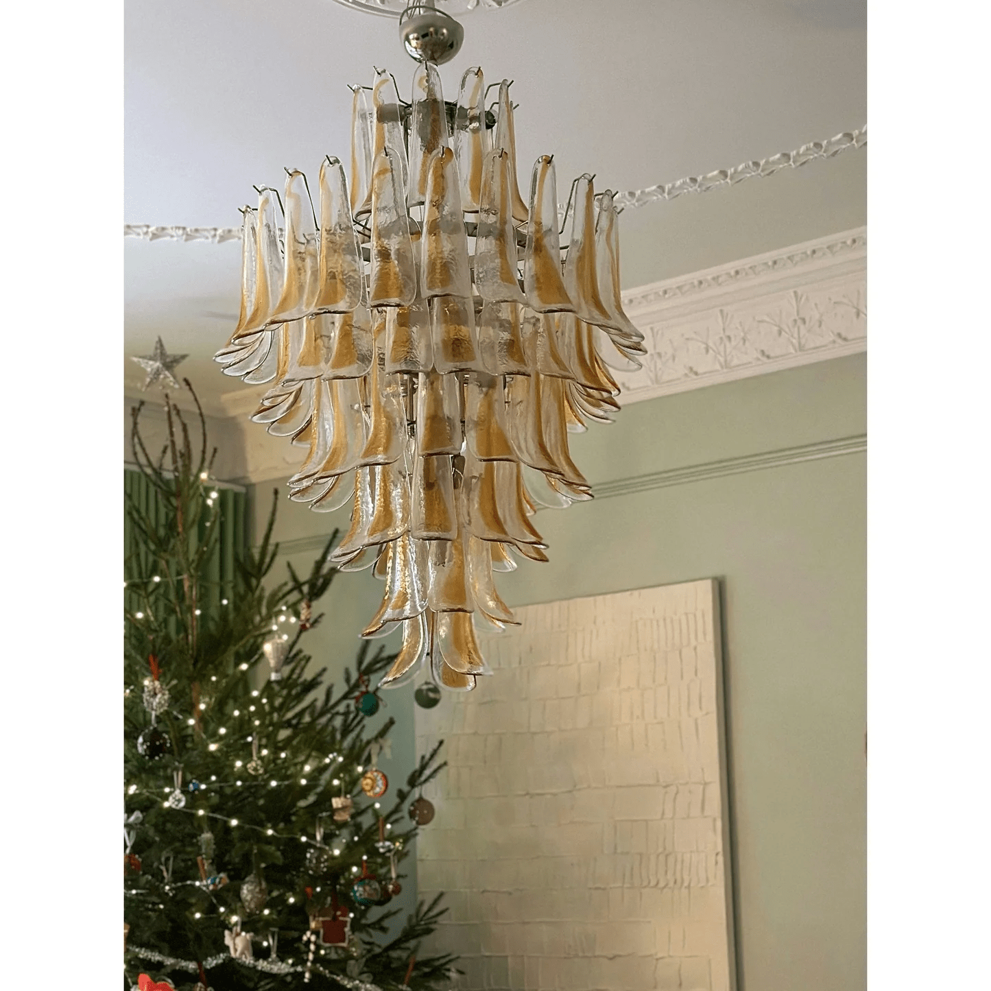 Dravina Glass Petals Pendant Lamp - Modern Design, Adjustable Height