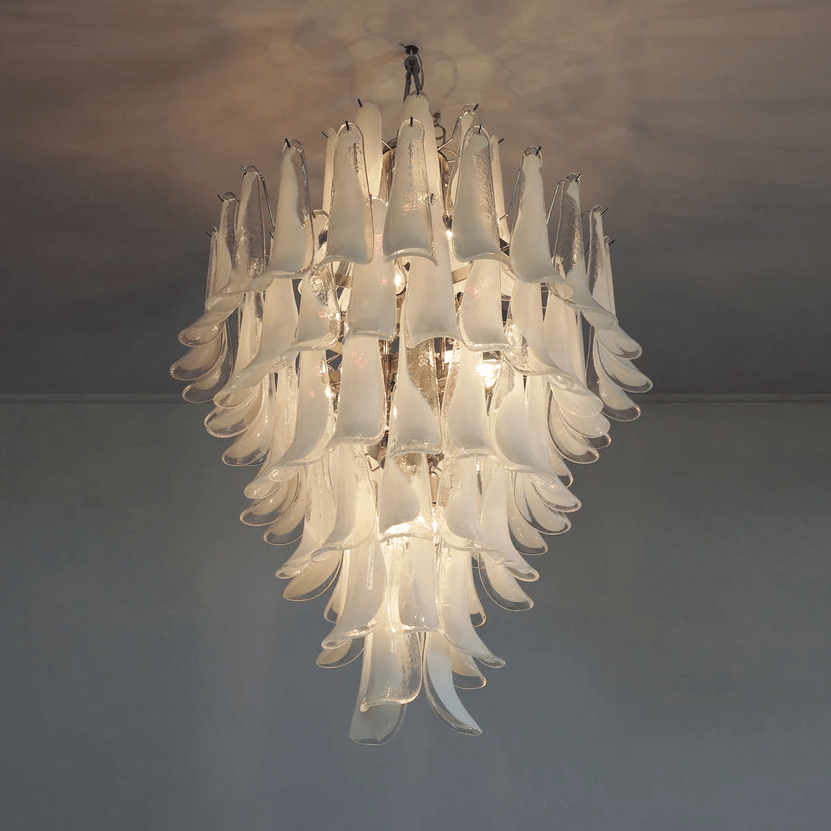 Dravina Glass Petals Pendant Lamp - Modern Design, Adjustable Height