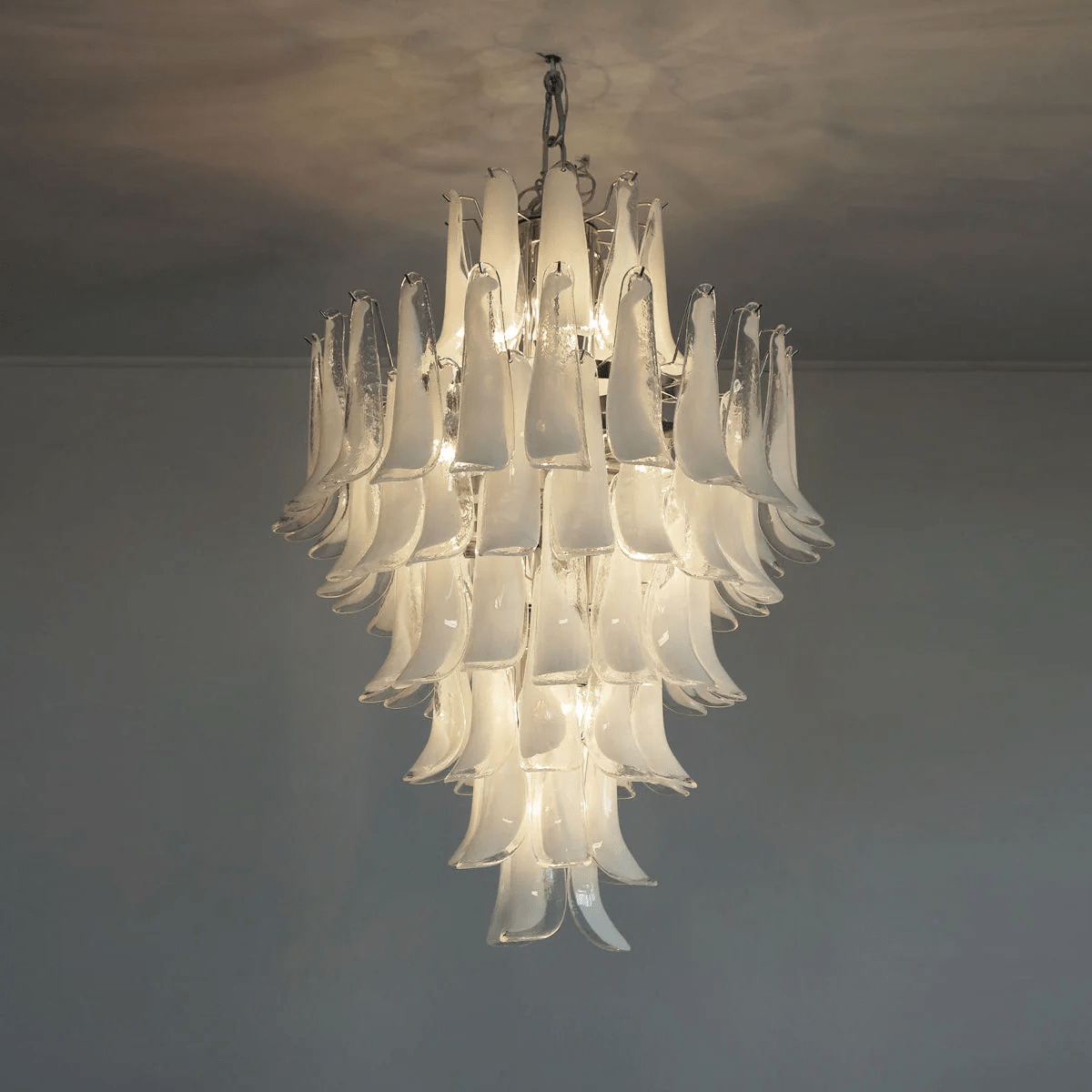 Dravina Glass Petals Pendant Lamp - Modern Design, Adjustable Height