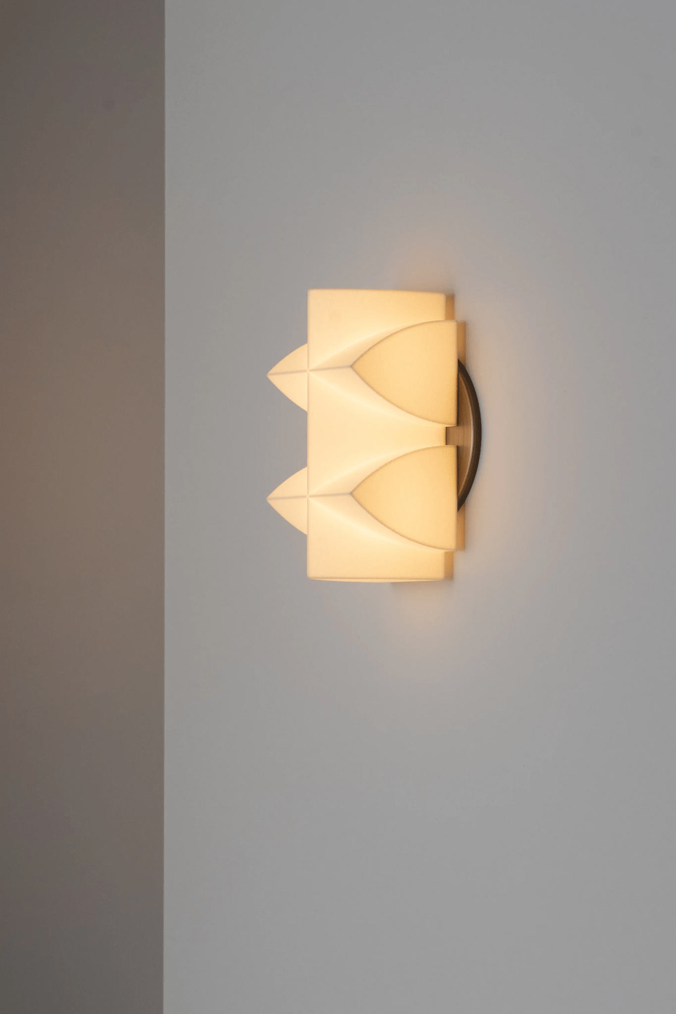 Naala Wall Sconce - Modern Design with Adjustable Brightness & Energy