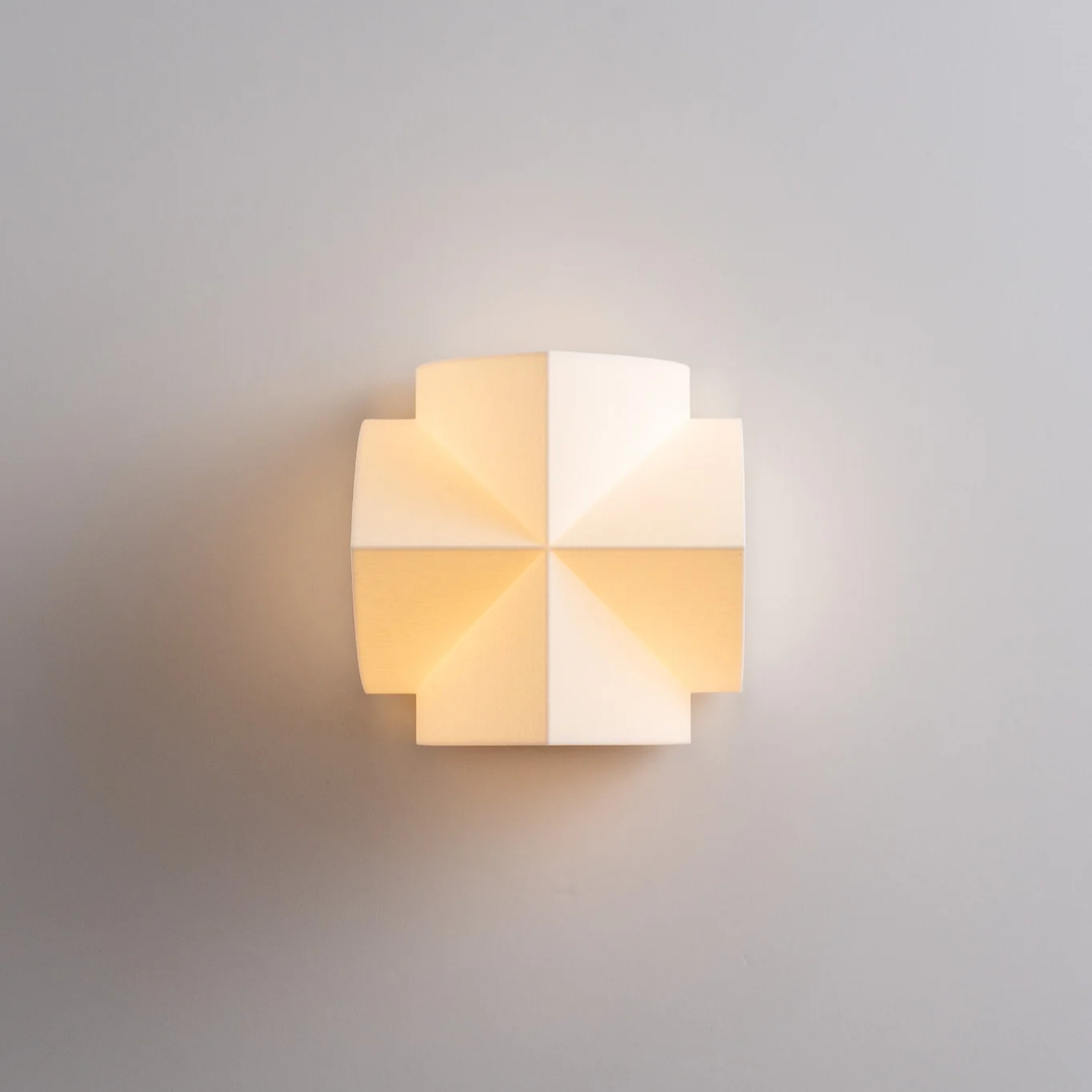 Naala Wall Sconce - Modern Design with Adjustable Brightness & Energy
