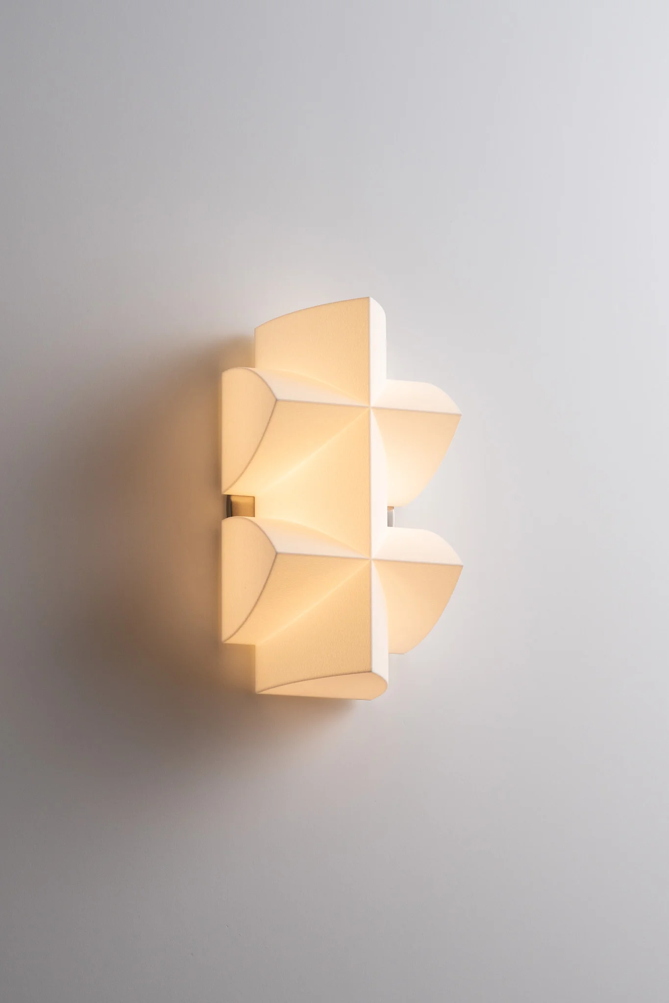 Naala Wall Sconce - Modern Design with Adjustable Brightness & Energy