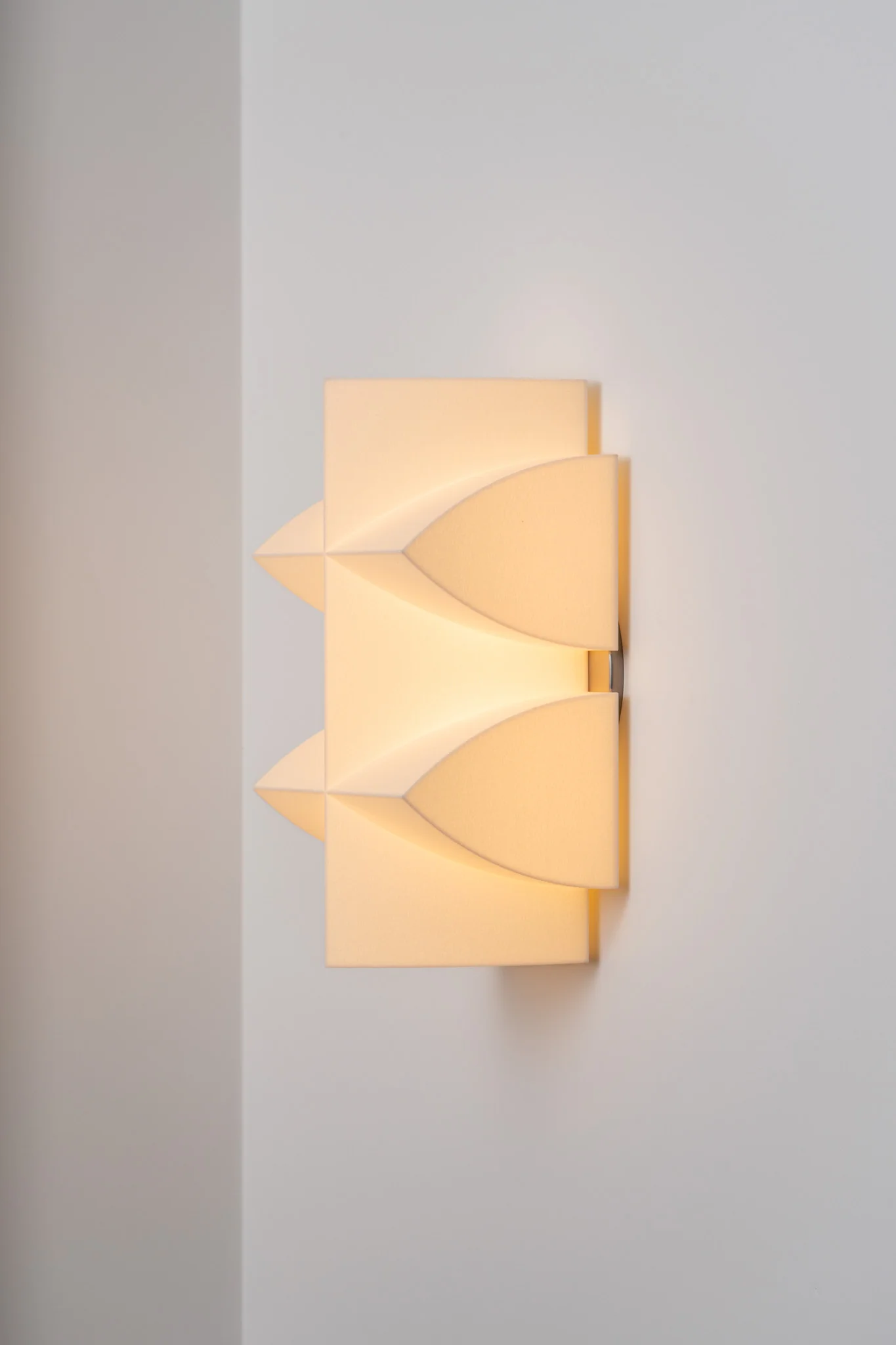 Naala Wall Sconce - Modern Design with Adjustable Brightness & Energy
