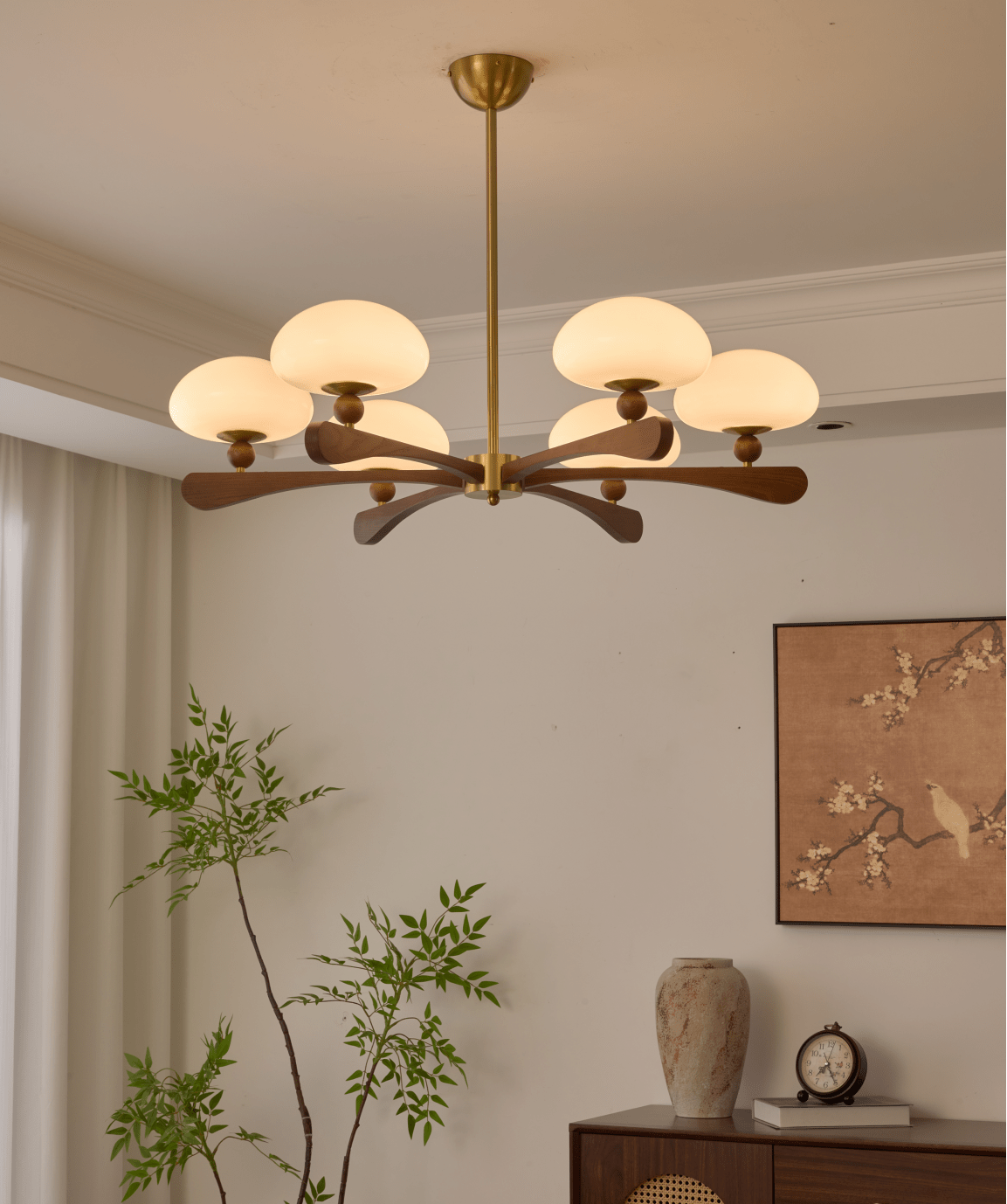 Evander Ray Chandelier - Elegant Lighting Fixture with Adjustable Heig