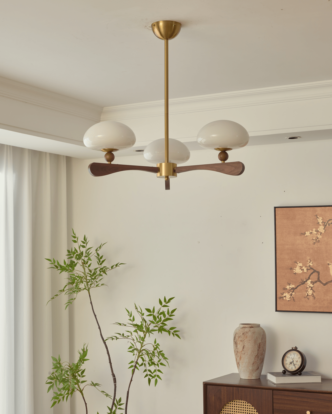 Evander Ray Chandelier - Elegant Lighting Fixture with Adjustable Heig