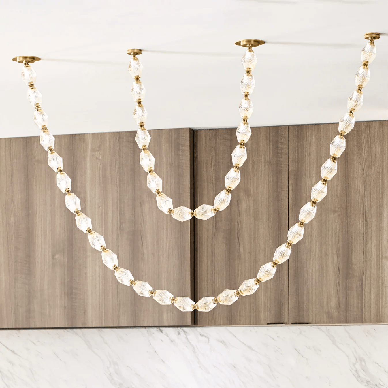 Riviere Chain Chandelier - Elegant Design, Adjustable Height, LED Comp