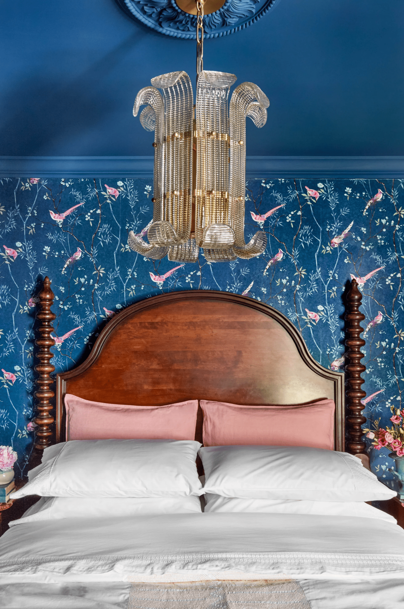 Elegant Small Chandelier with Adjustable Height & Energy-Efficient LED