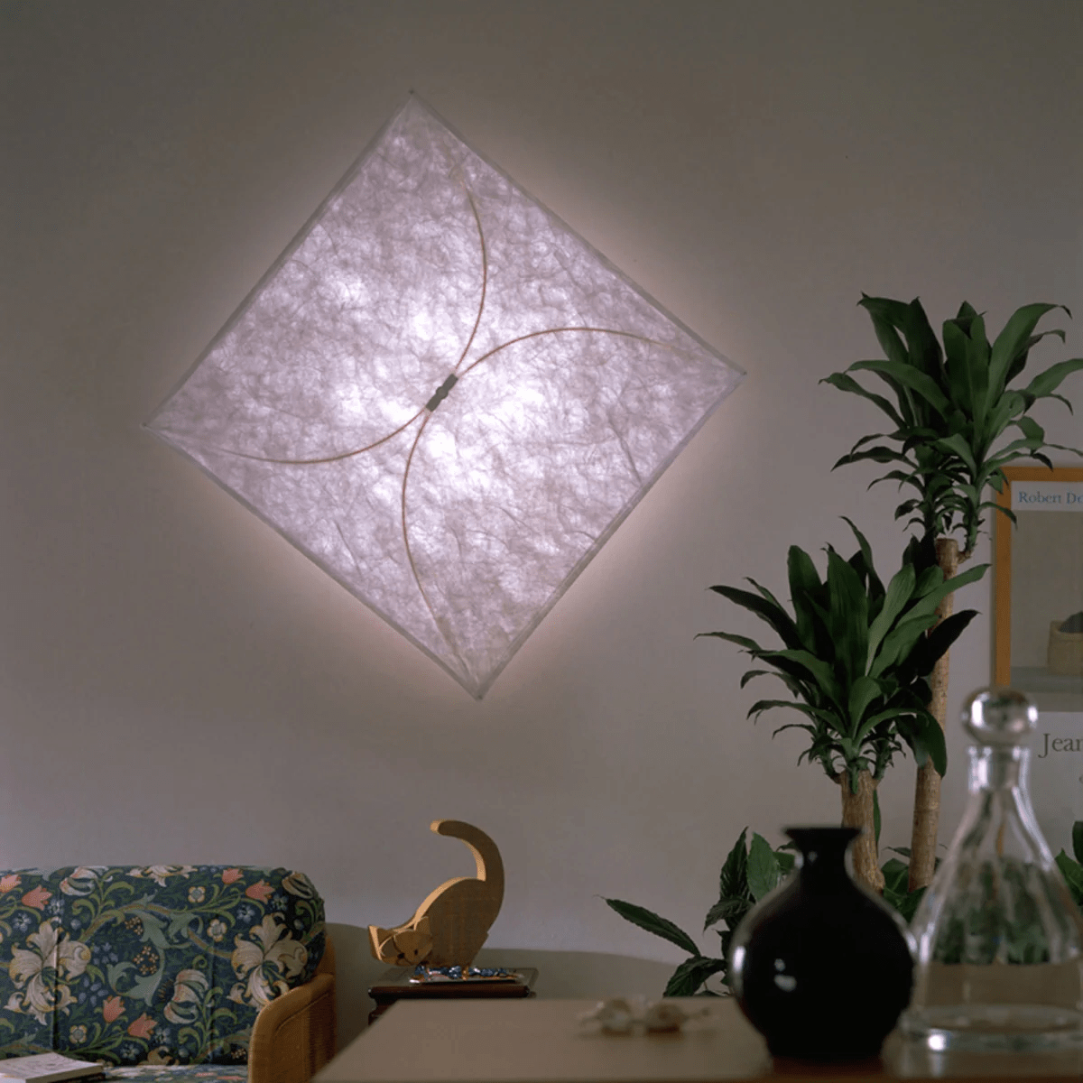 Kite Shaped Paper Wall Lamp - Soft Ambient Light & Energy Efficient De