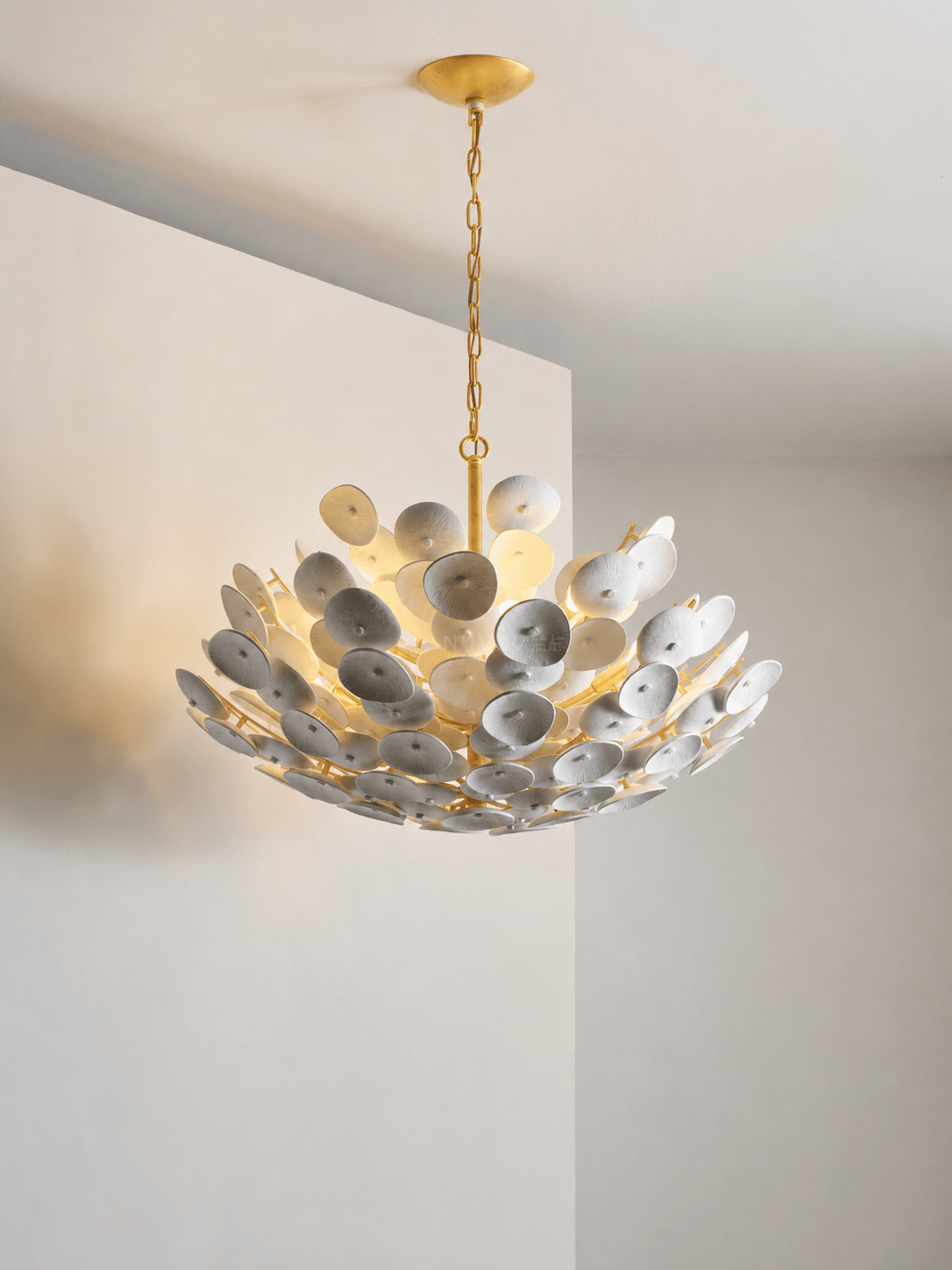 Coconut Disc Chandelier - Eco-Friendly Design with Adjustable Height