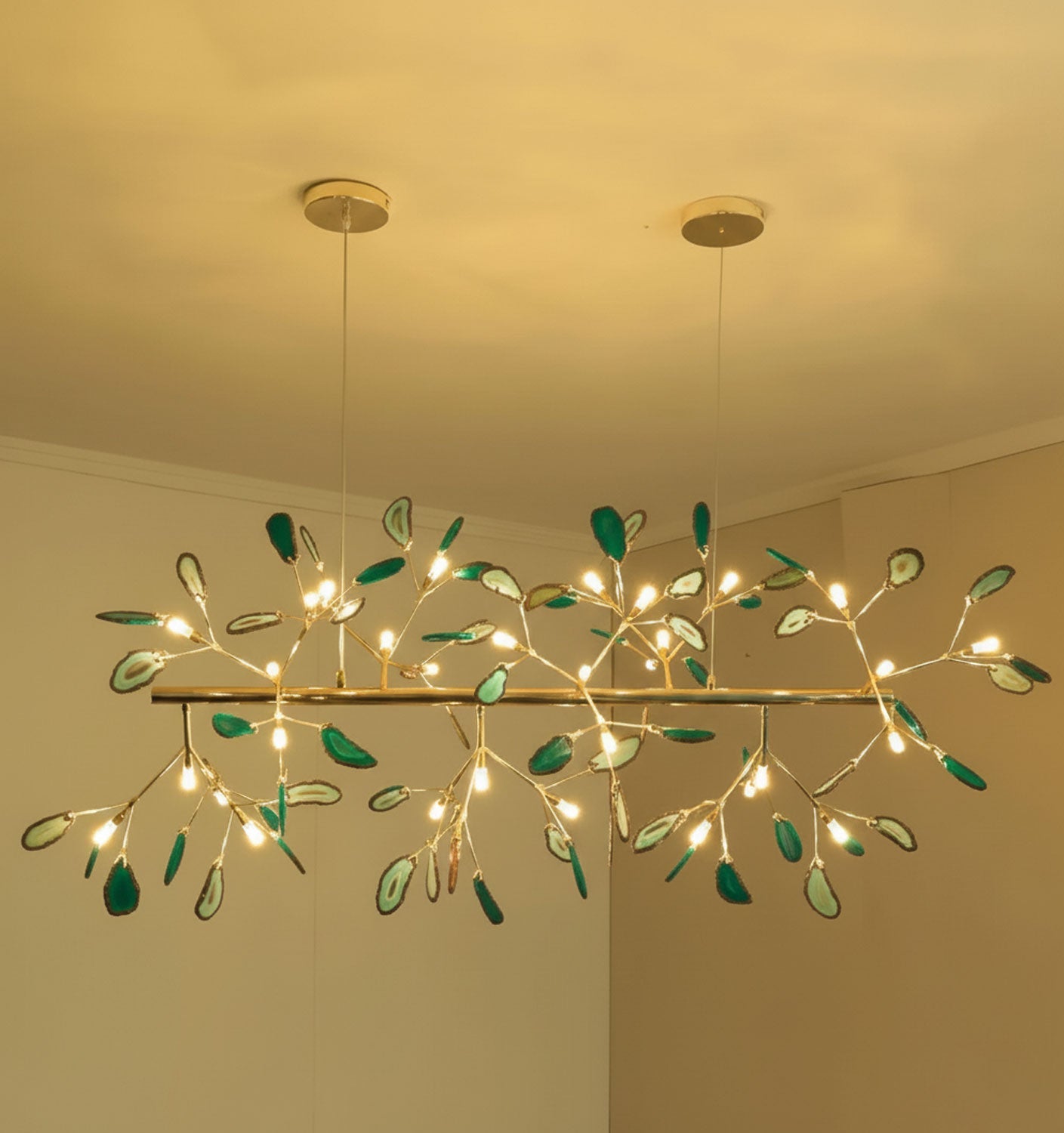 Elegant Agate Flake Chandelier with Adjustable Height & Soft Lighting