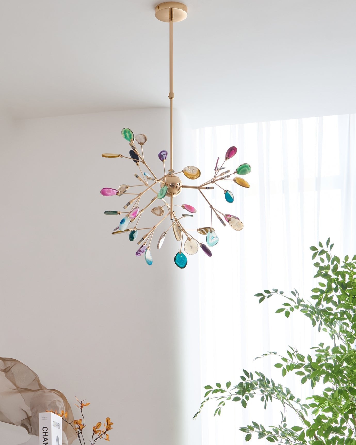 Elegant Agate Flake Chandelier with Adjustable Height & Soft Lighting