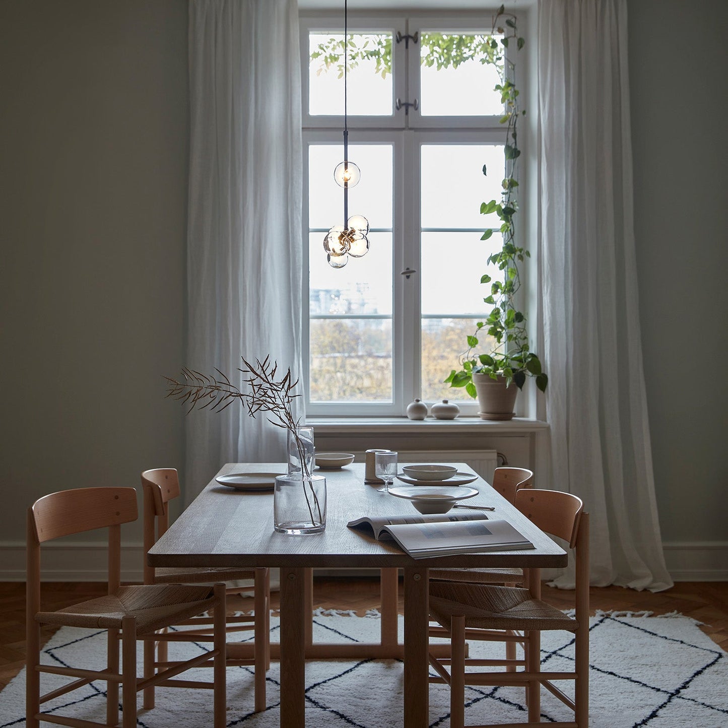 Air 73 Glass Pendant Lamp - Modern Design with Adjustable Height & LED