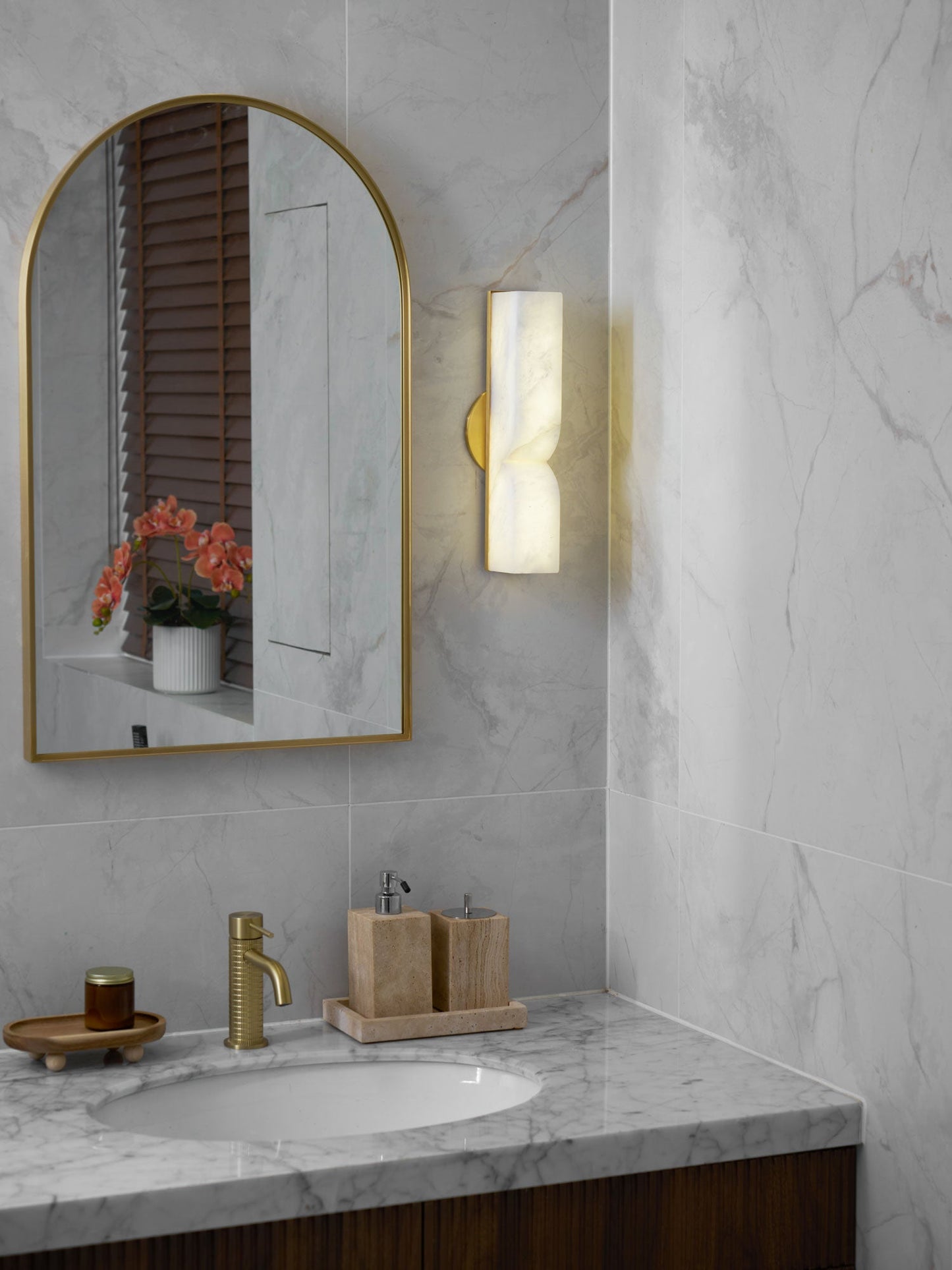 Alabaster Essence Wall Sconce - Elegant Design with Adjustable Light D