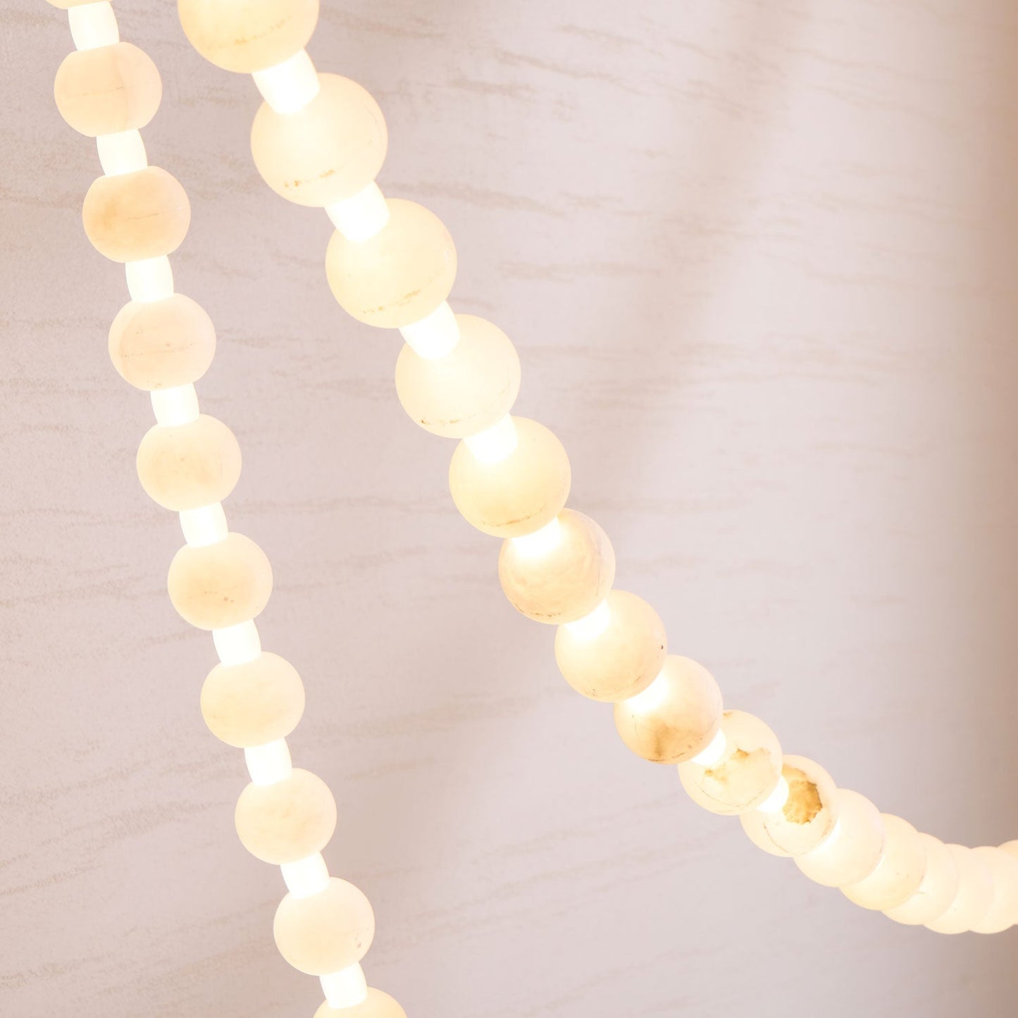 Elegant Alabaster Pearl Chandelier Necklace with Adjustable Length