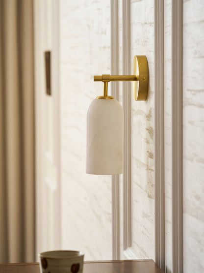 Pillar Alabaster Wall Sconce - Elegant Design, Soft Ambient Lighting