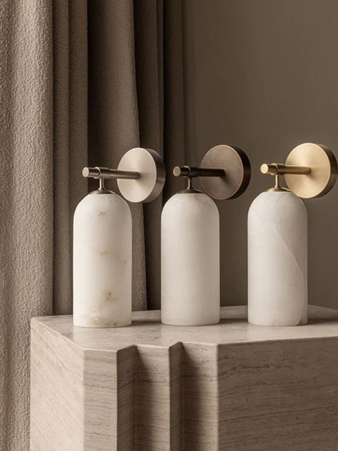 Pillar Alabaster Wall Sconce - Elegant Design, Soft Ambient Lighting