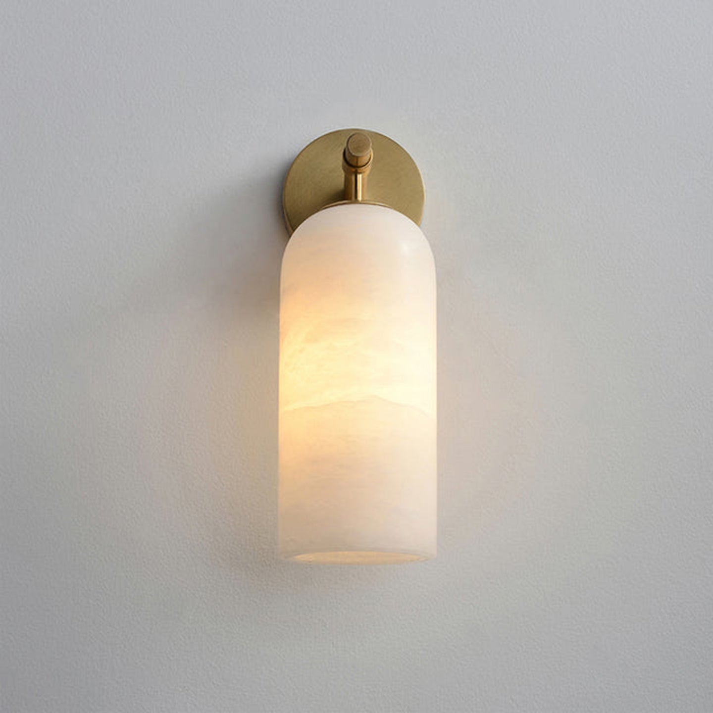 Pillar Alabaster Wall Sconce - Elegant Design, Soft Ambient Lighting