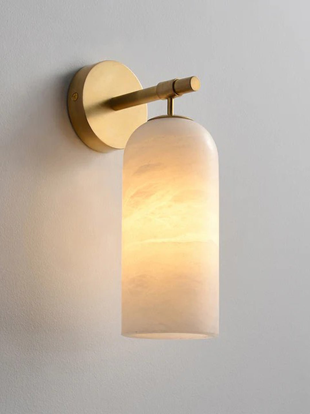 Pillar Alabaster Wall Sconce - Elegant Design, Soft Ambient Lighting