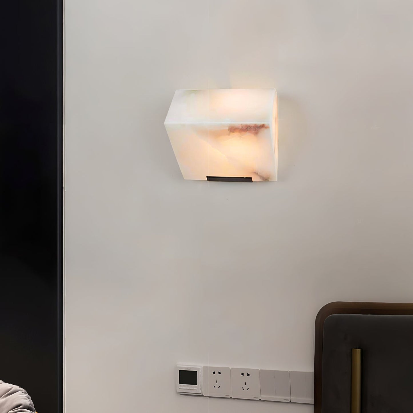 Alabaster Staircase Wall Lamp - Elegant Design, Adjustable Brightness