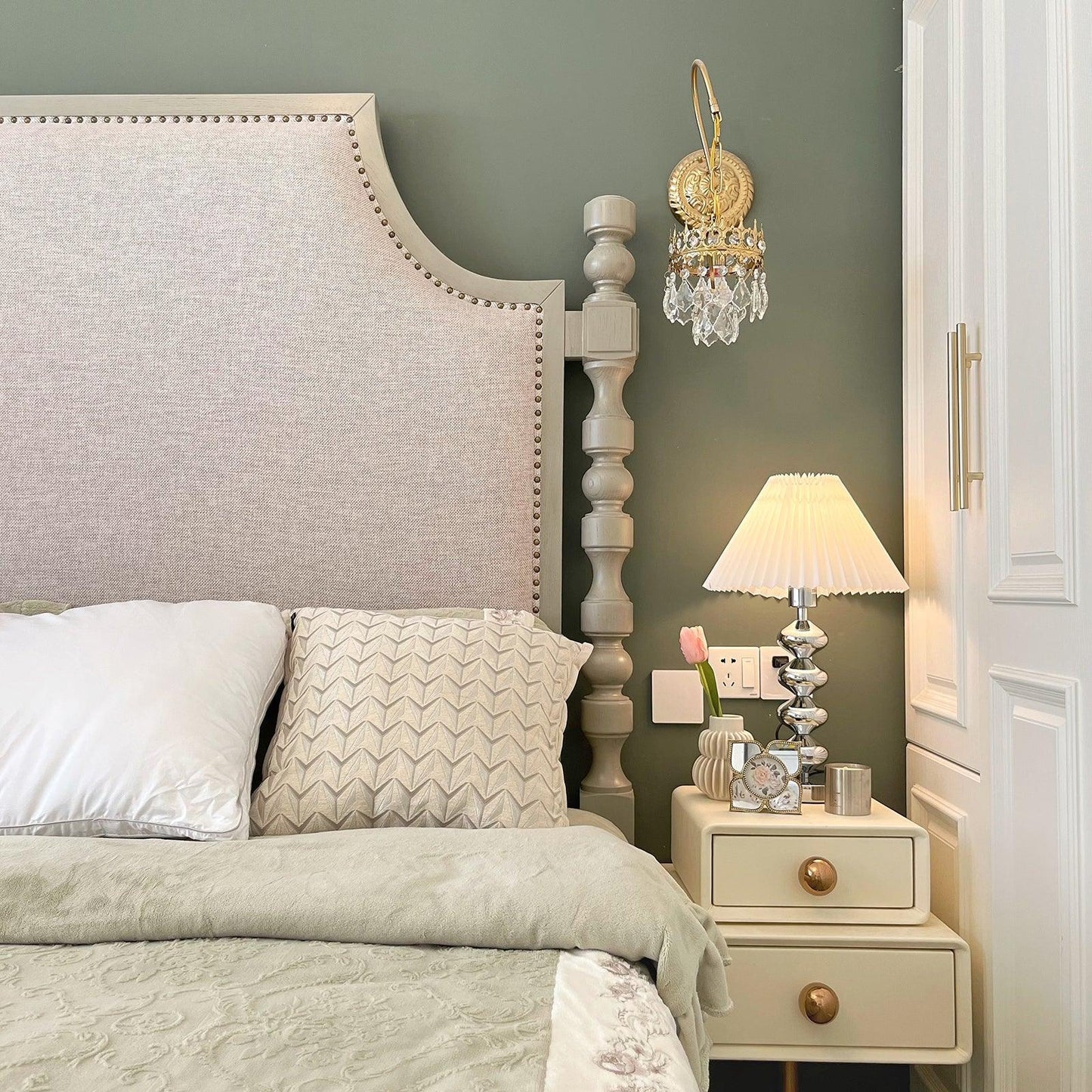 Aleisha Pleated Table Lamp - Adjustable Brightness, Elegant Design