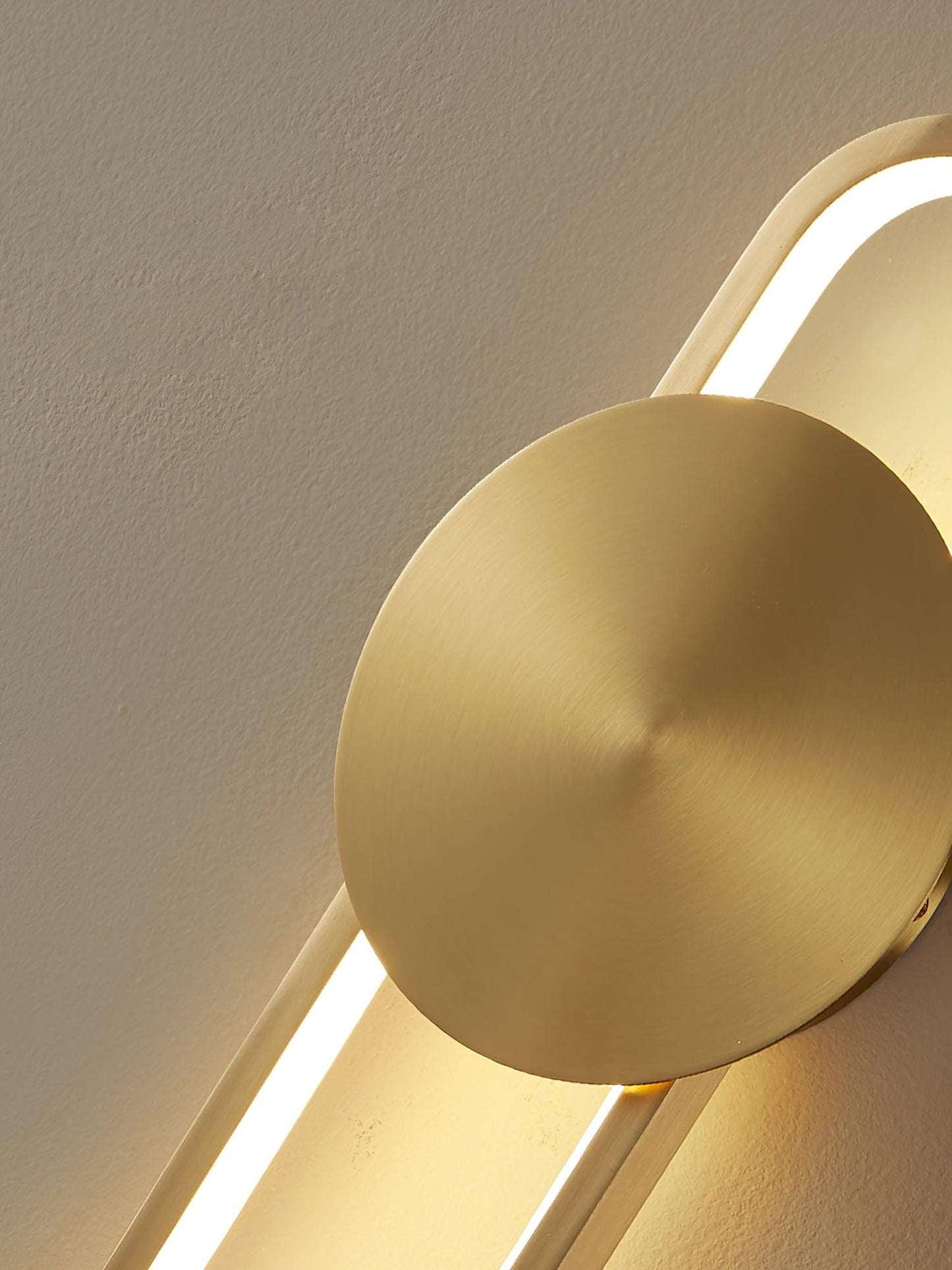 Allen Professional Wall Lamp with Adjustable Brightness and Modern Des