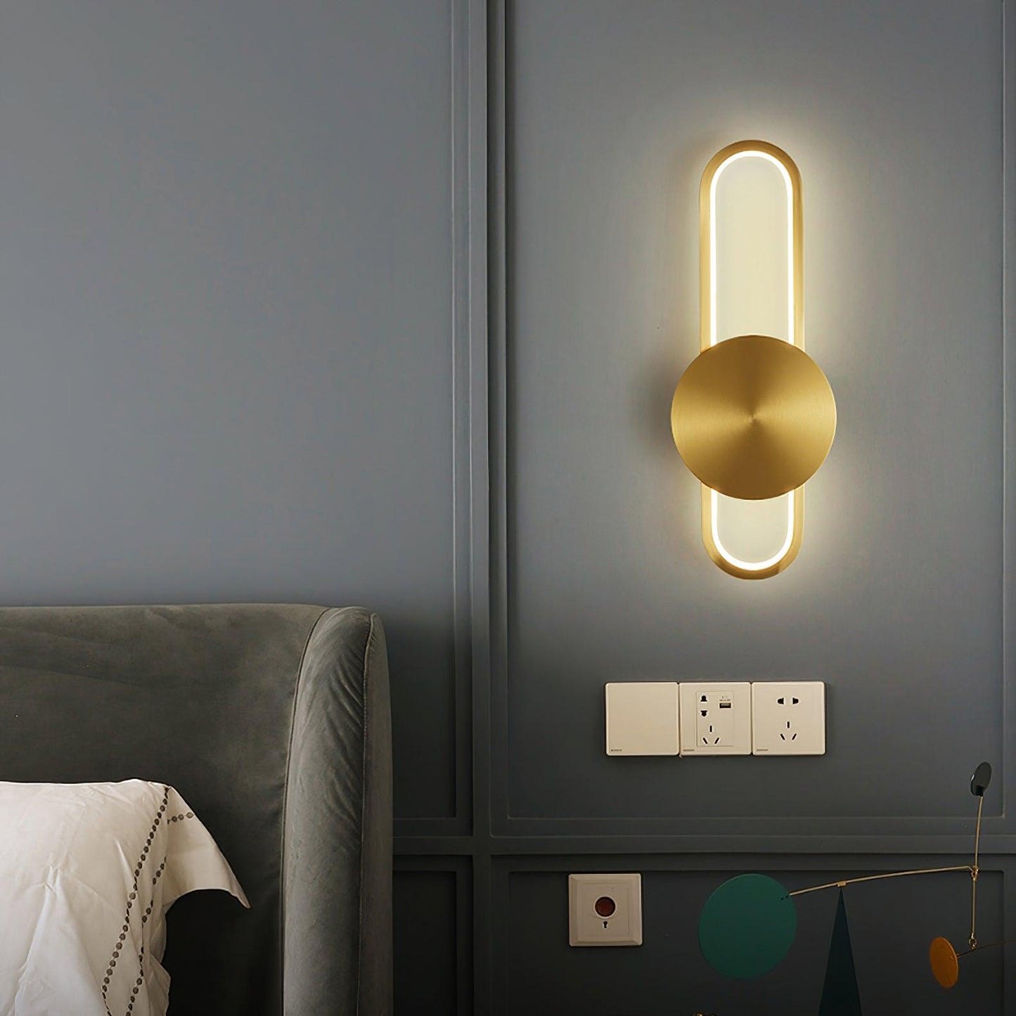 Allen Professional Wall Lamp with Adjustable Brightness and Modern Des