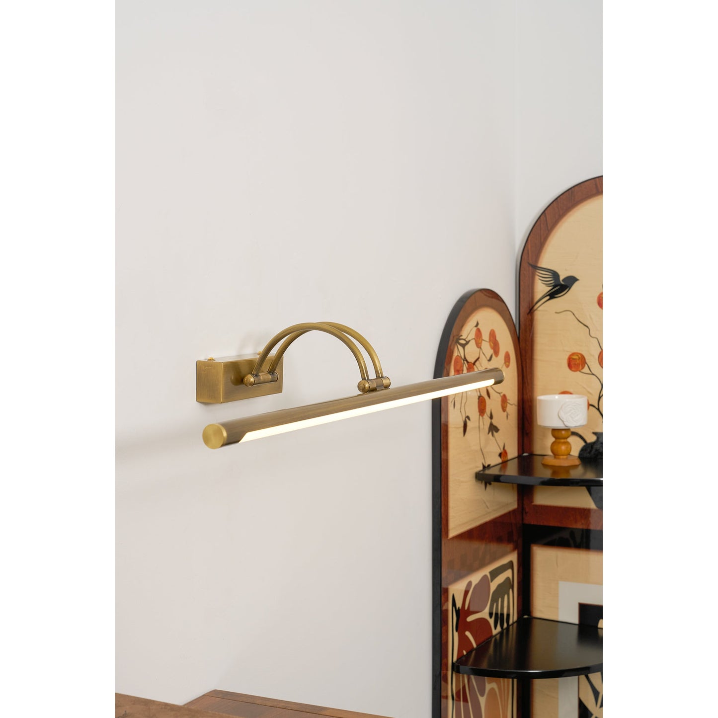 Sleek Linear Vanity Wall Light - Energy-Efficient & Adjustable Brightn