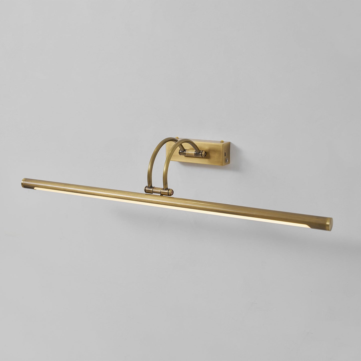 Sleek Linear Vanity Wall Light - Energy-Efficient & Adjustable Brightn