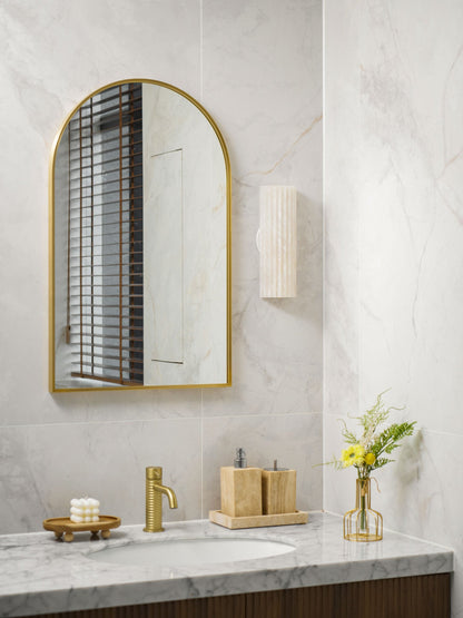 Alabaster Wall Light - Elegant Design, Adjustable Brightness